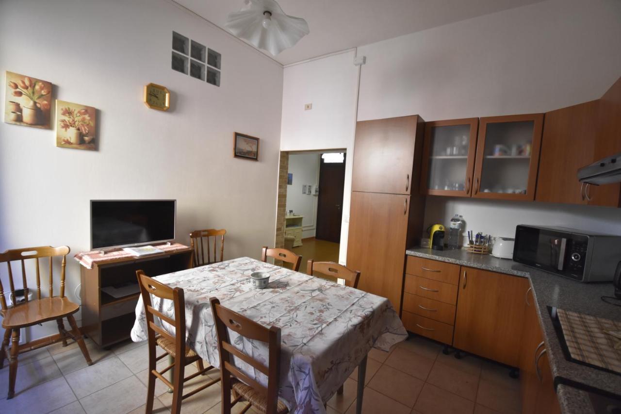 La Casa Di Nonno Apartment Iglesias Bagian luar foto